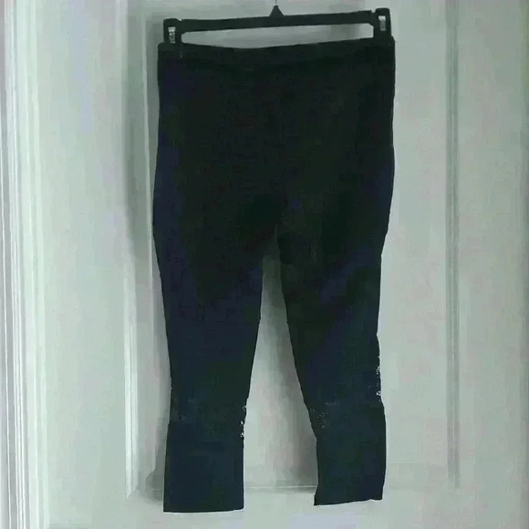 Black Capri yoga pants with lace. Sz med. - Picture 3 of 4